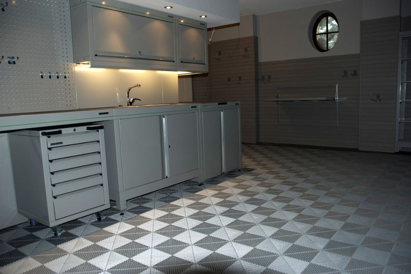 Finished Garage: Swisstrax Ribtrax (Pearl Silver)