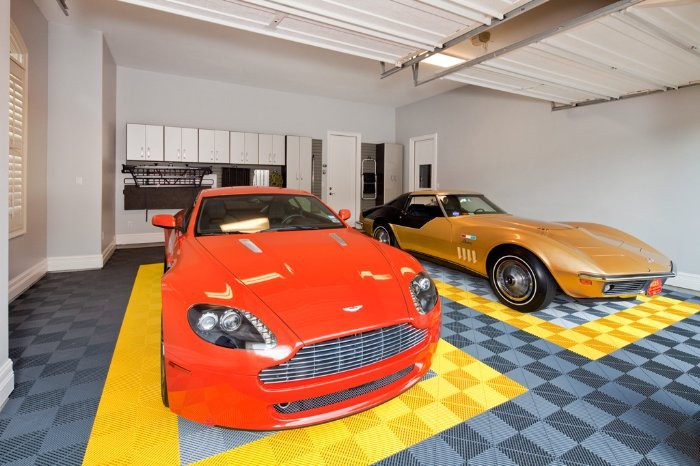 Rooney Garage: Swisstrax Ribtrax (Citrus Yellow, Pearl Silver, Slate Grey)